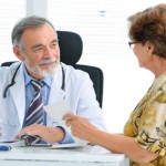 Patientin in der Arztpraxis